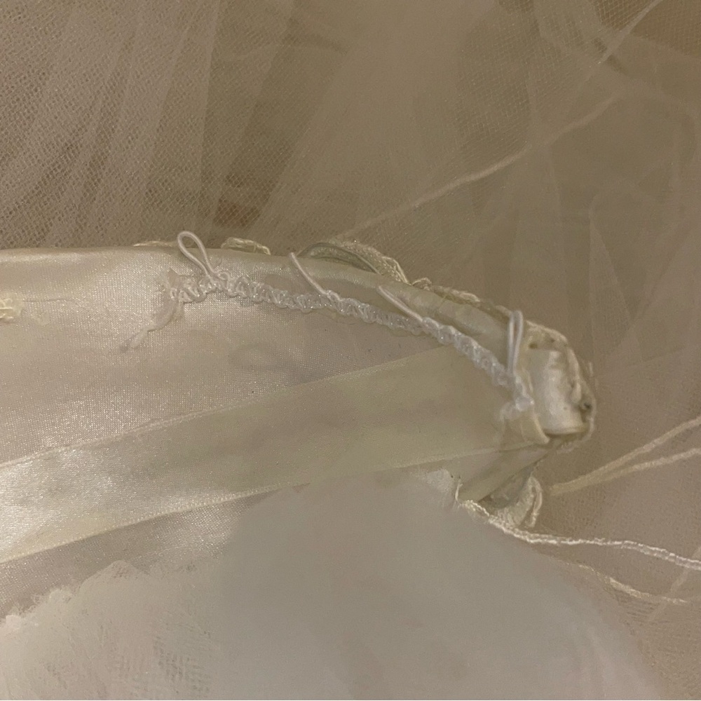 Wedding Pearl Crown with 3 tier lined Veil: Cathedral, Chapel and Blusher - Picture 12 of 15